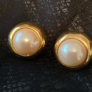 Pearl clip on earrings
